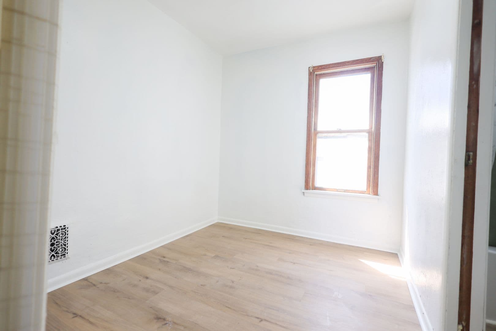 Lorain House: 816 W 22nd St