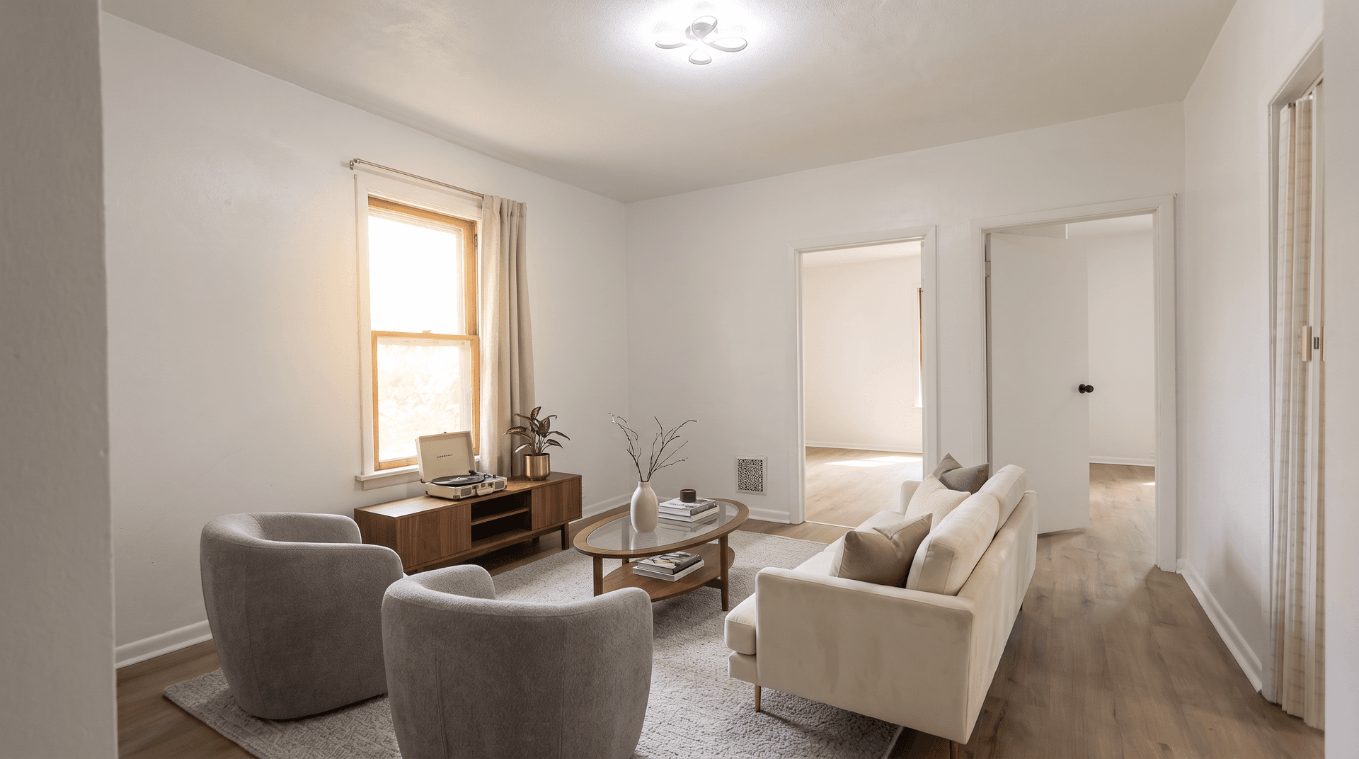 Lorain House: 816 W 22nd St