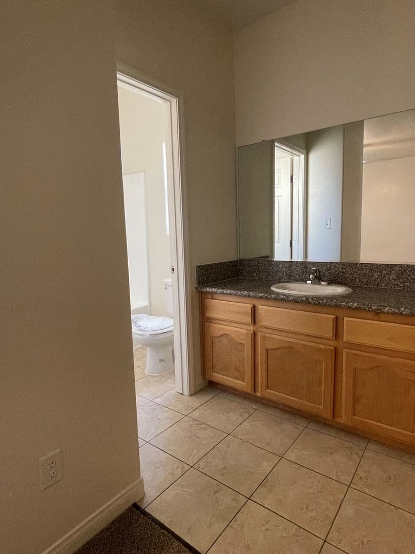 Bakersfield Apartment: 3125 Park Meadows Drive Unit B