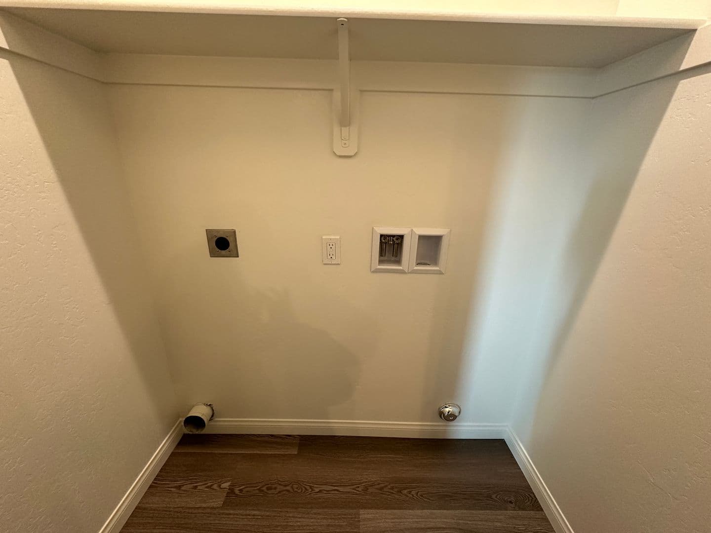 Bakersifeld Apartment: Rosedale Villas