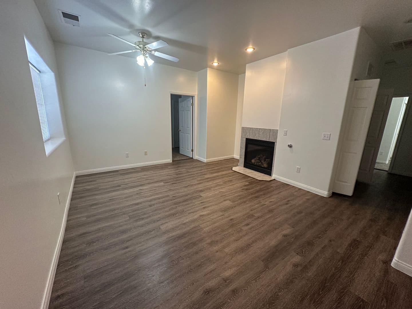 Bakersfield Apartment: 3835 Pine Meadow Drive