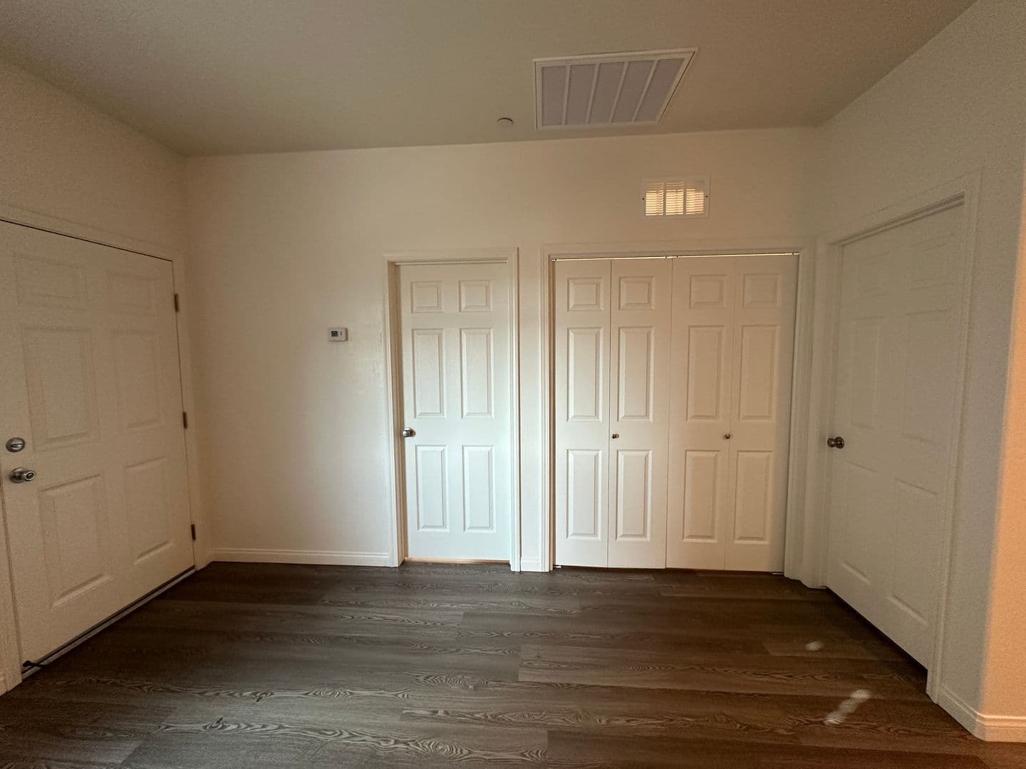 Bakersifeld Apartment: Rosedale Villas