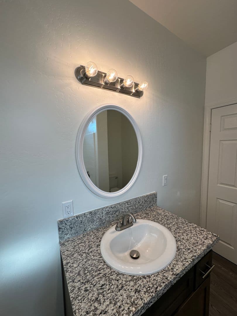 Bakersifeld Apartment: Rosedale Villas
