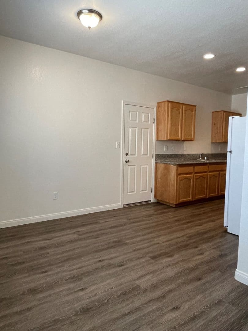 Bakersfield Apartment: 3125 Park Meadows Drive Unit B