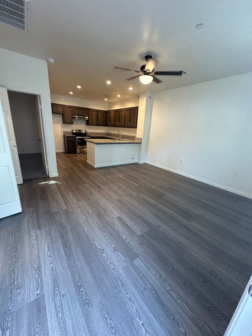 Bakersifeld Apartment: Rosedale Villas