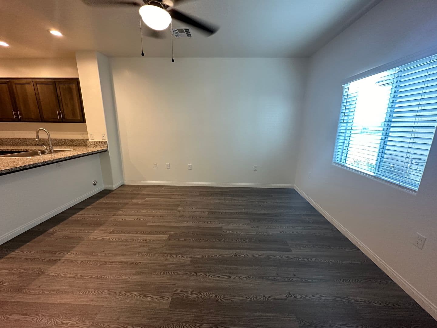 Bakersifeld Apartment: Rosedale Villas