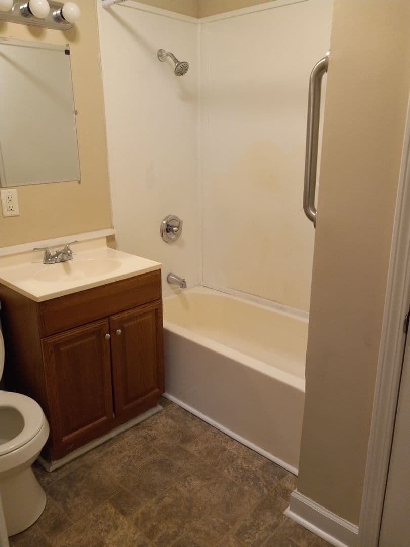 Cullman Apartment: Lessman Cir SW