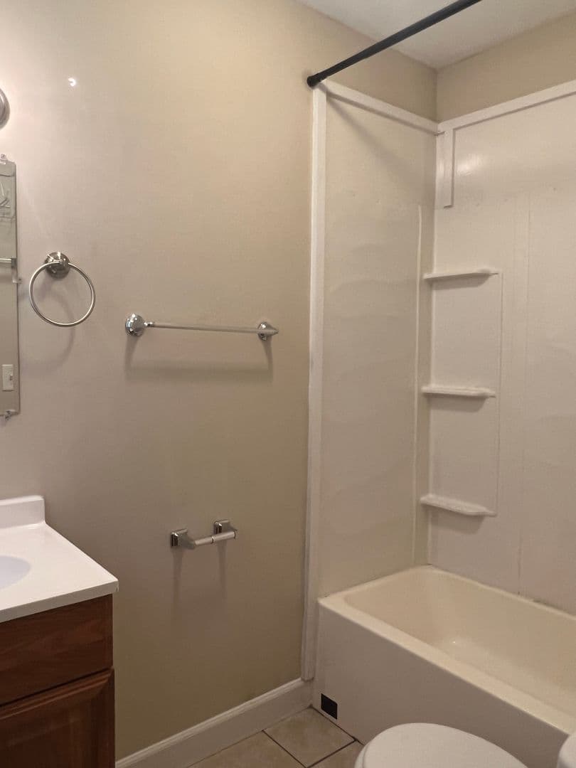 Cullman Apartment: Lessman Cir SW