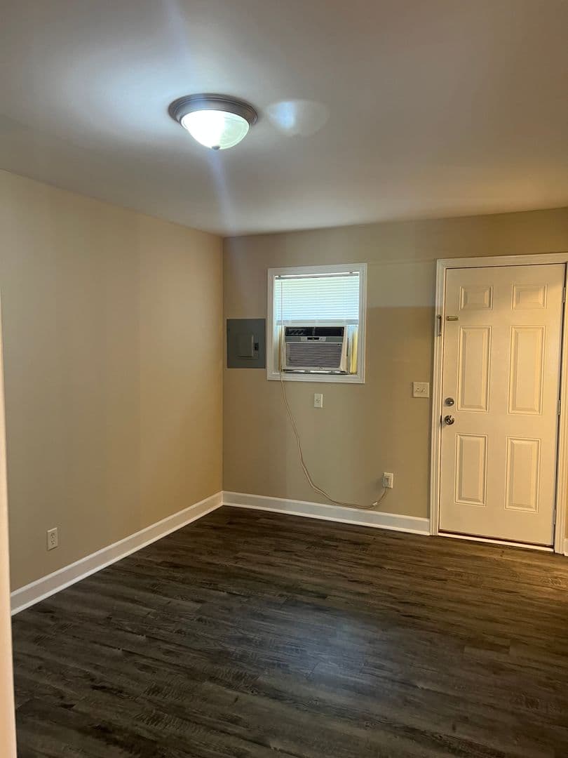Cullman Apartment: Lessman Cir SW