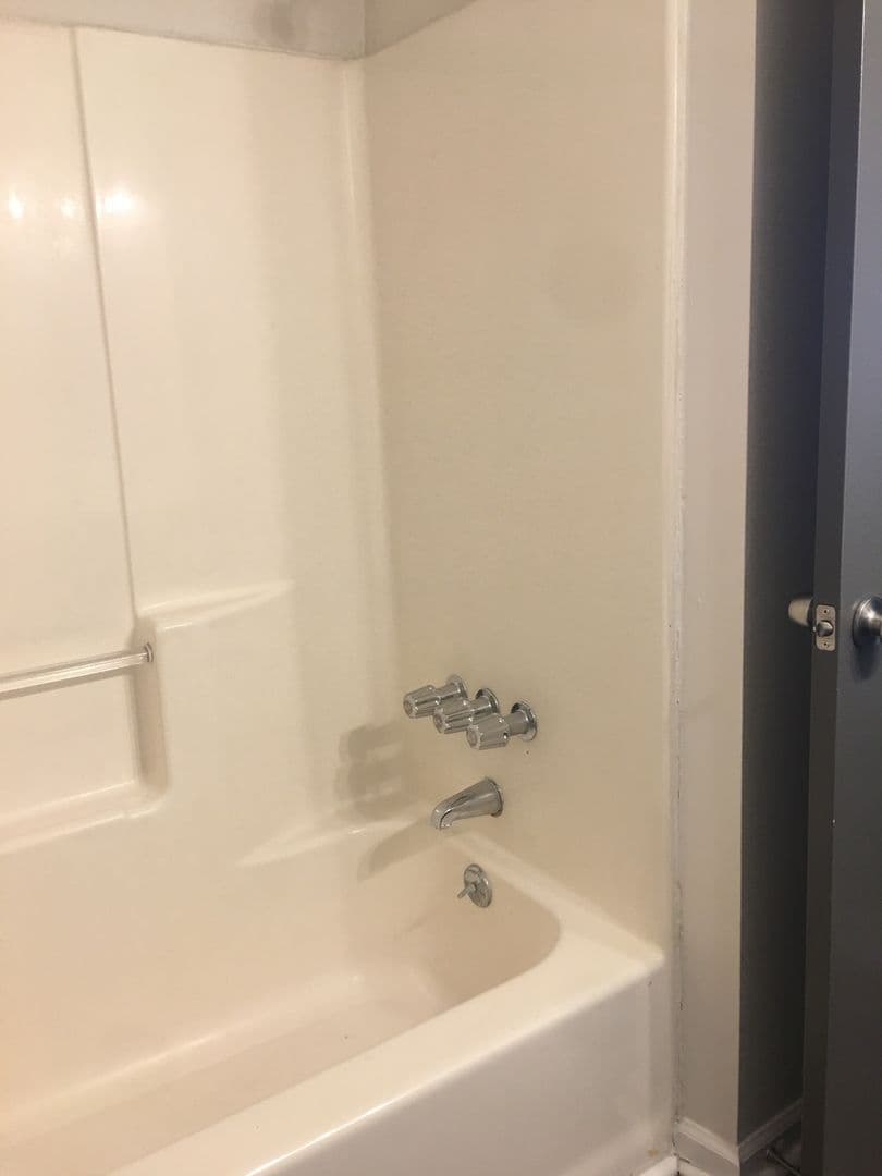 Athens Apartment: 1601 West Elm Street