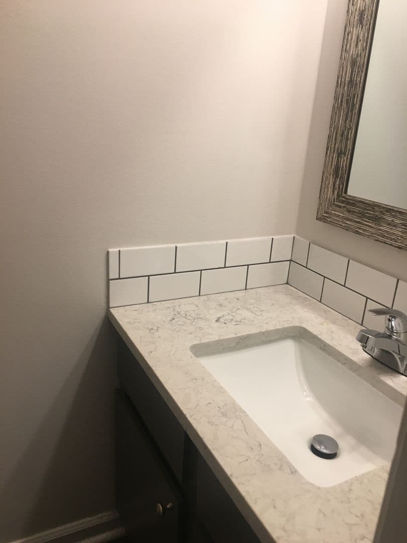 Athens Apartment: 1601 West Elm Street