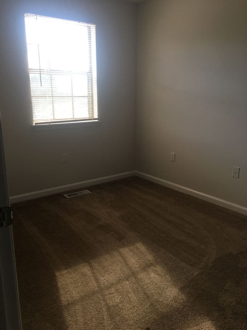 Athens Apartment: 1601 West Elm Street