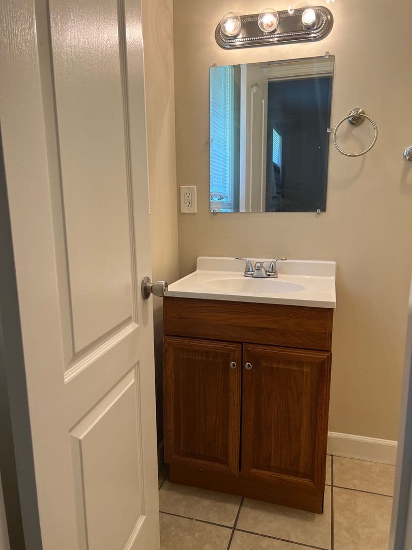 Cullman Apartment: Lessman Cir SW