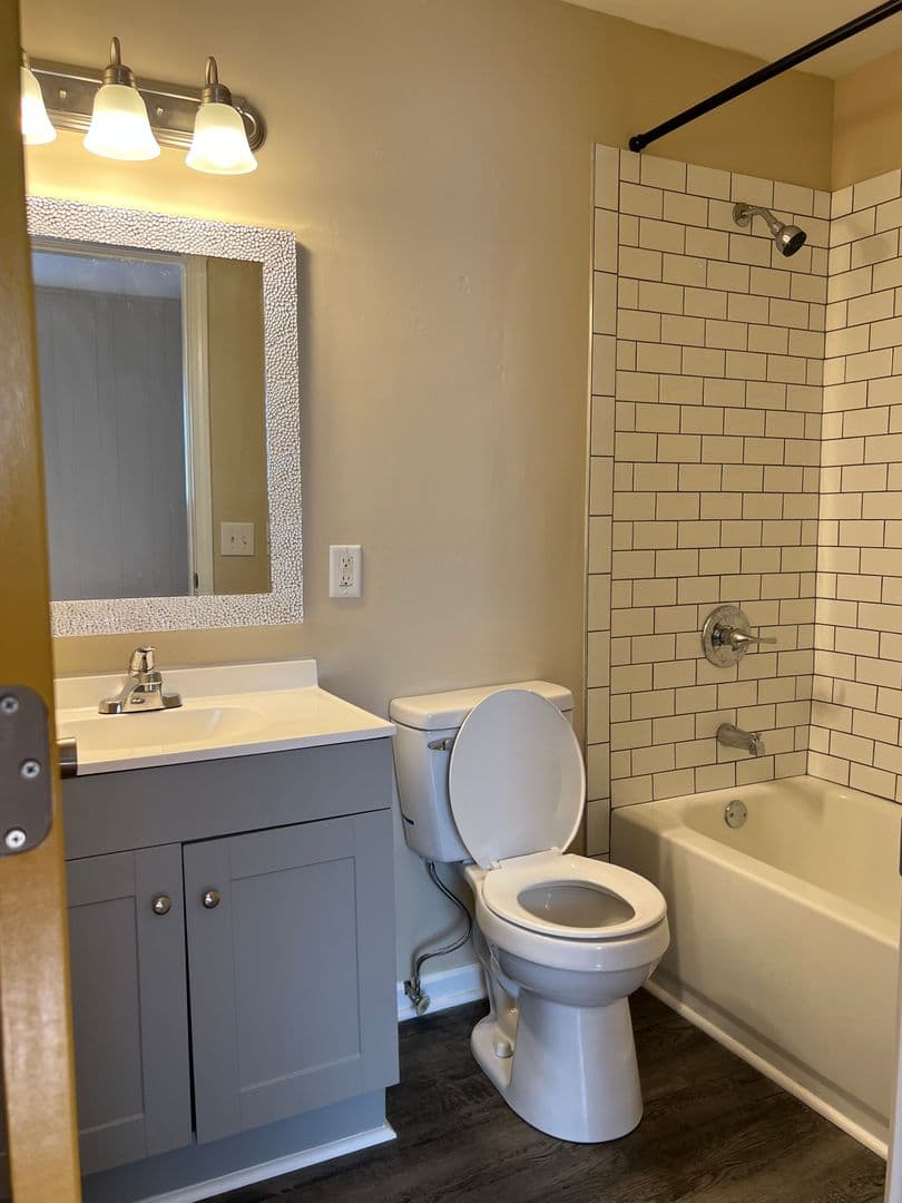 Cullman Apartment: Lessman Cir SW