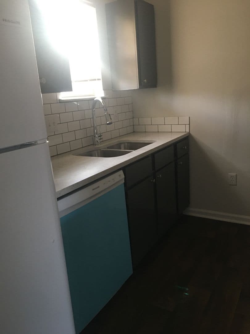 Athens Apartment: 1601 West Elm Street