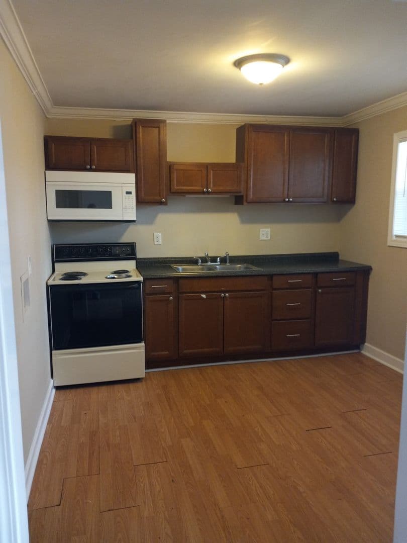 Cullman Apartment: Lessman Cir SW