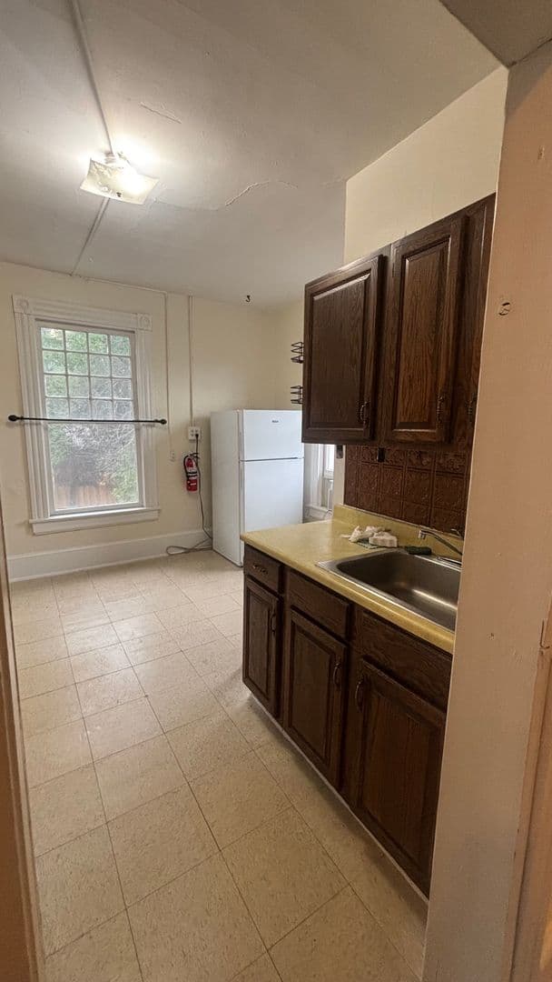 Manitou Springs Apartment: 612 High St.