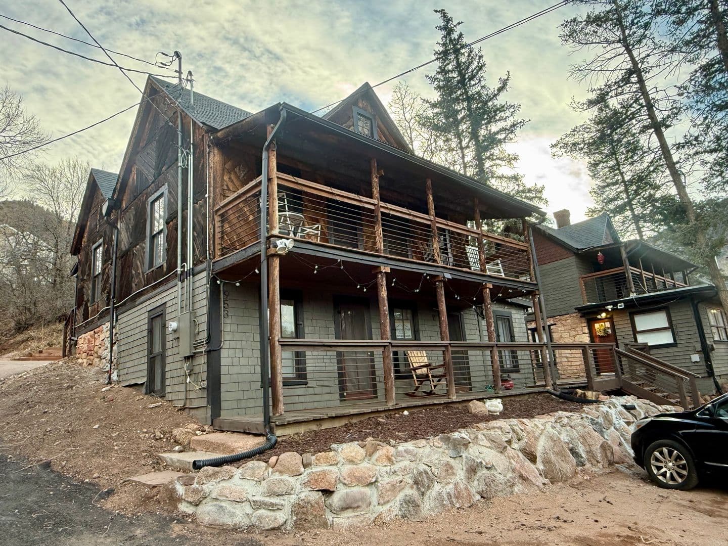 Manitou Springs Apartment: 953 Osage Ave
