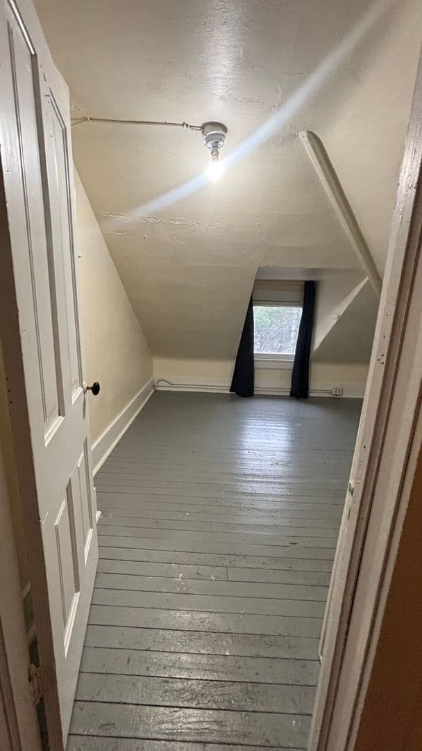 Manitou Springs Apartment: 612 High St.
