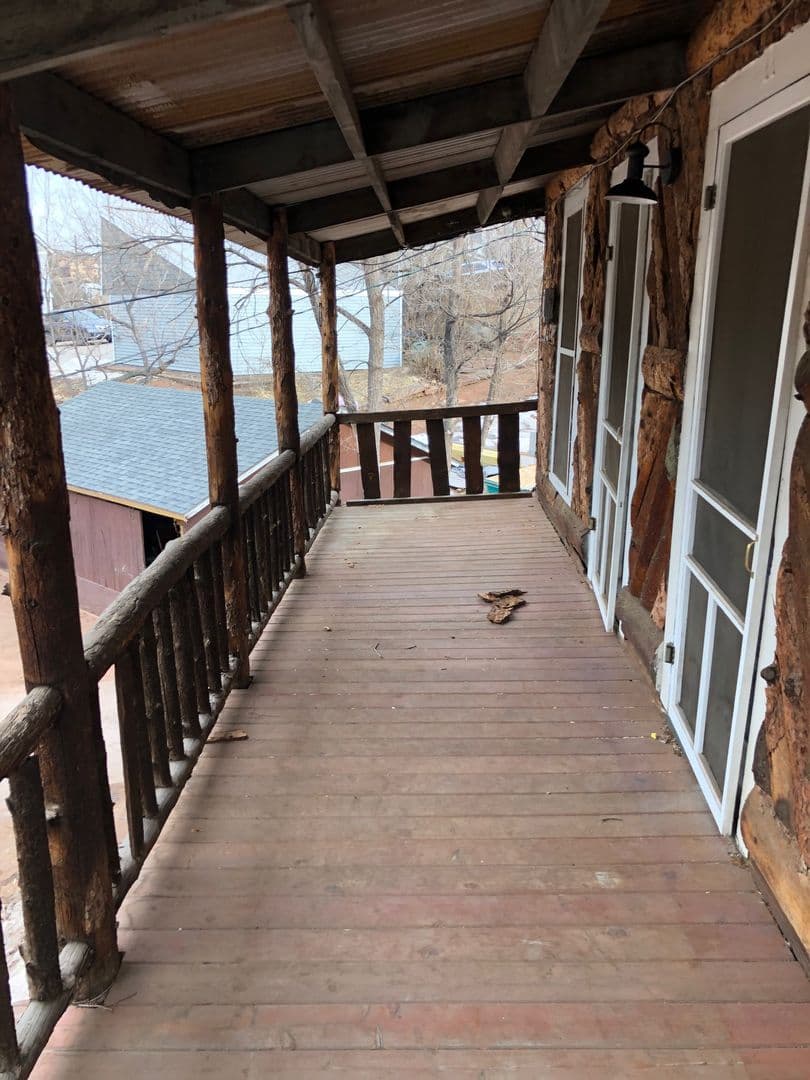 Manitou Springs Apartment: 953 Osage Ave