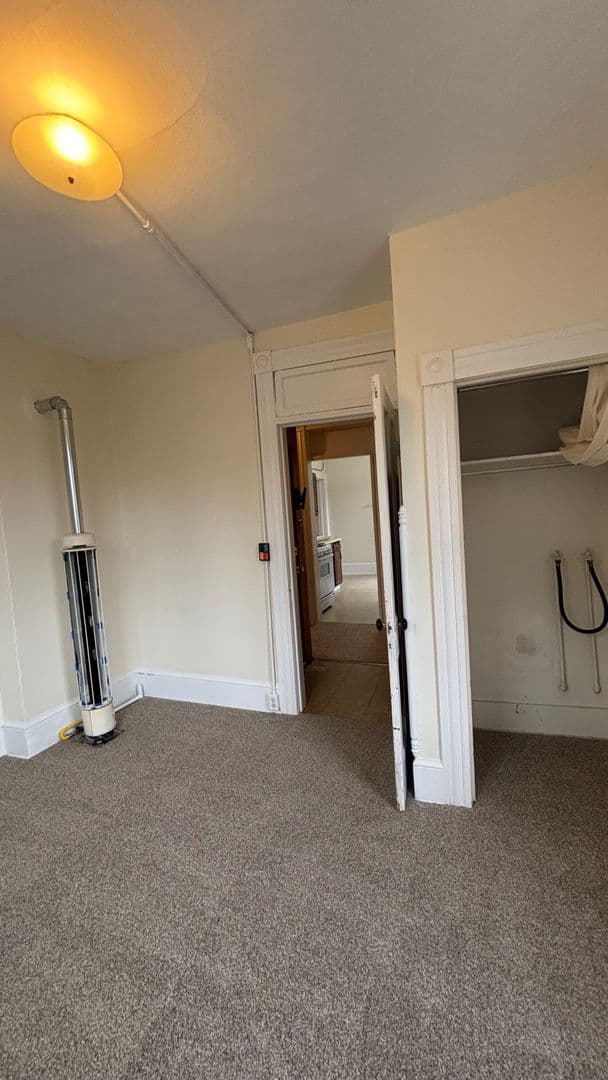 Manitou Springs Apartment: 612 High St.