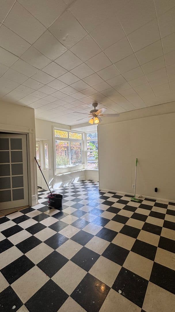 Manitou Springs Apartment: 612 High St.