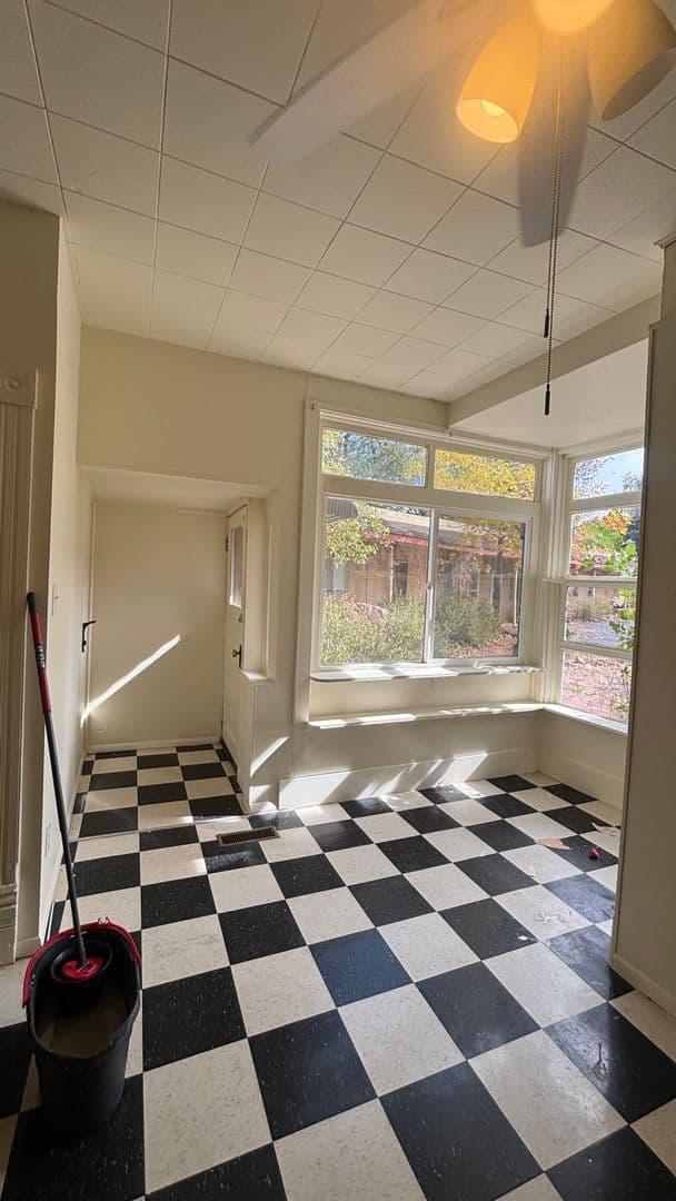 Manitou Springs Apartment: 612 High St.