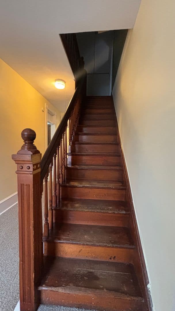 Manitou Springs Apartment: 612 High St.