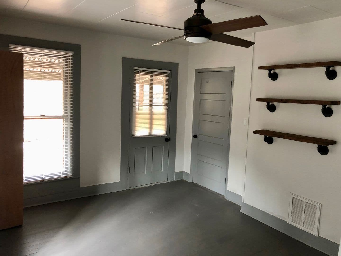 Manitou Springs Apartment: 953 Osage Ave