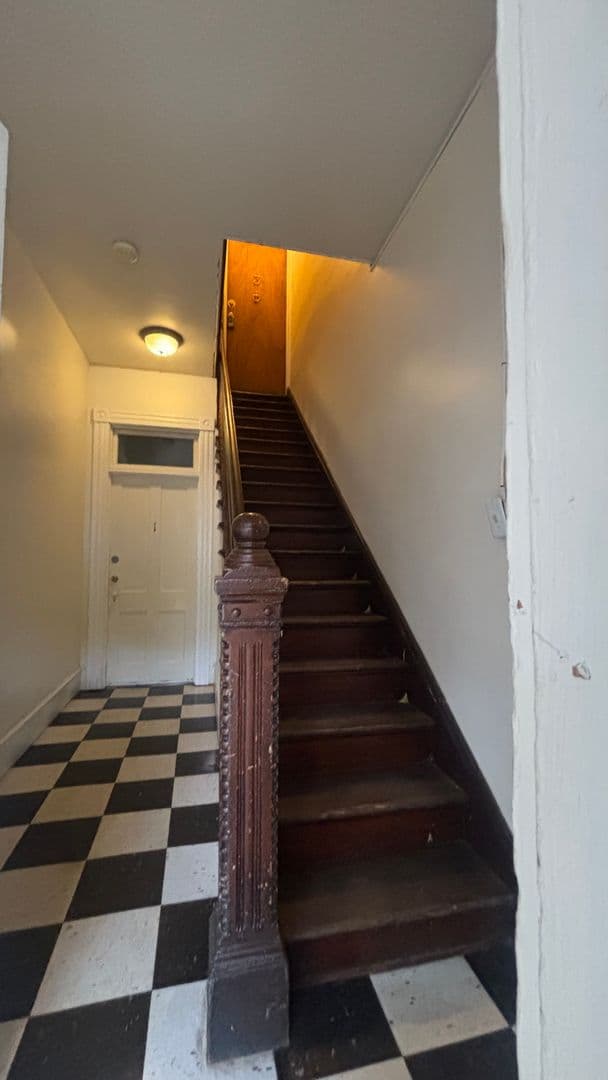 Manitou Springs Apartment: 612 High St.