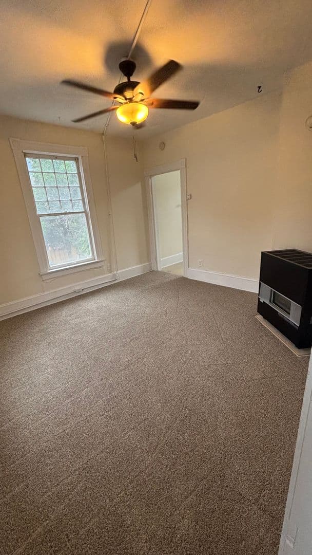 Manitou Springs Apartment: 612 High St.