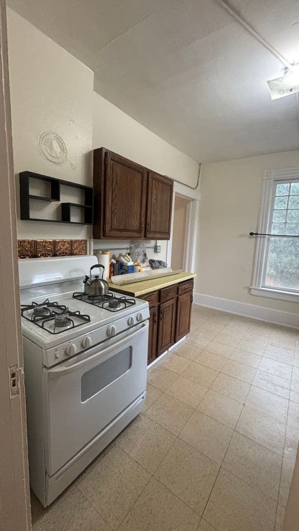 Manitou Springs Apartment: 612 High St.