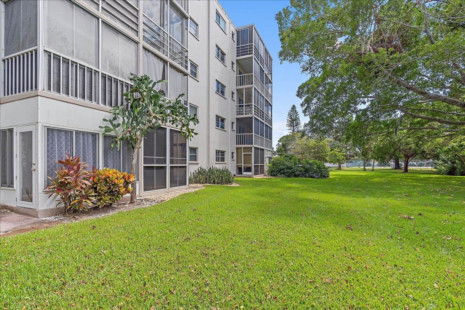 Bradenton Condo: 4210 Ironwood Circle Unit #103J