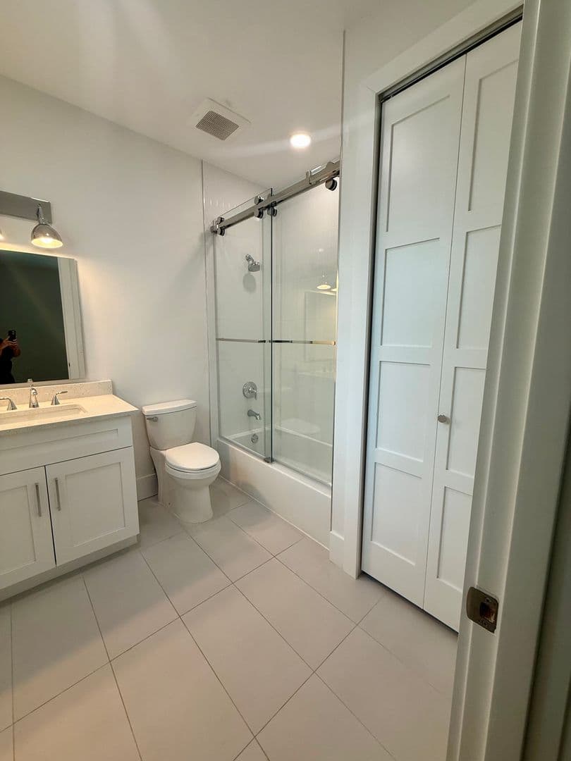 Sarasota House: 3319 S Osprey Avenue