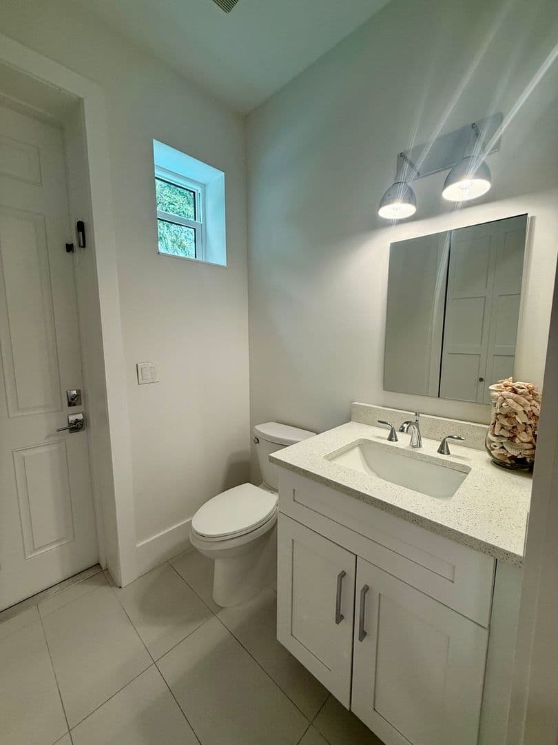 Sarasota House: 3319 S Osprey Avenue