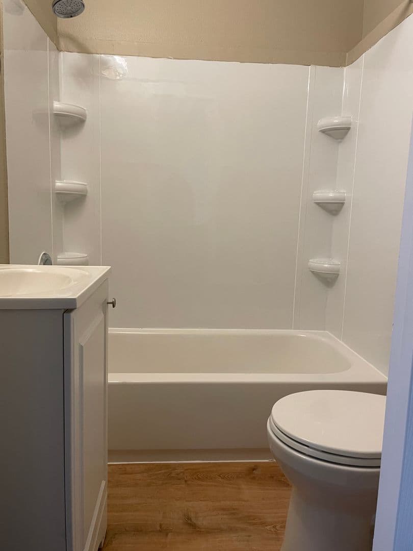 Albany Apartment: 317-325 Main SE & 1146 Salem Rd