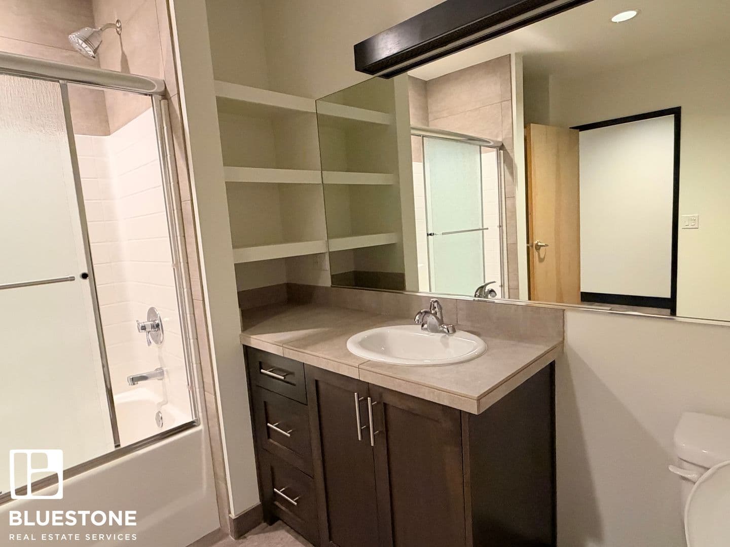 Salem Apartment: 241, 255, 249 Liberty ST NE