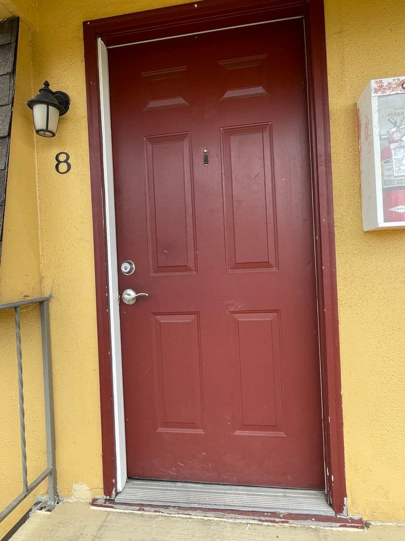 Albany Apartment: 1830 SE Thurston St