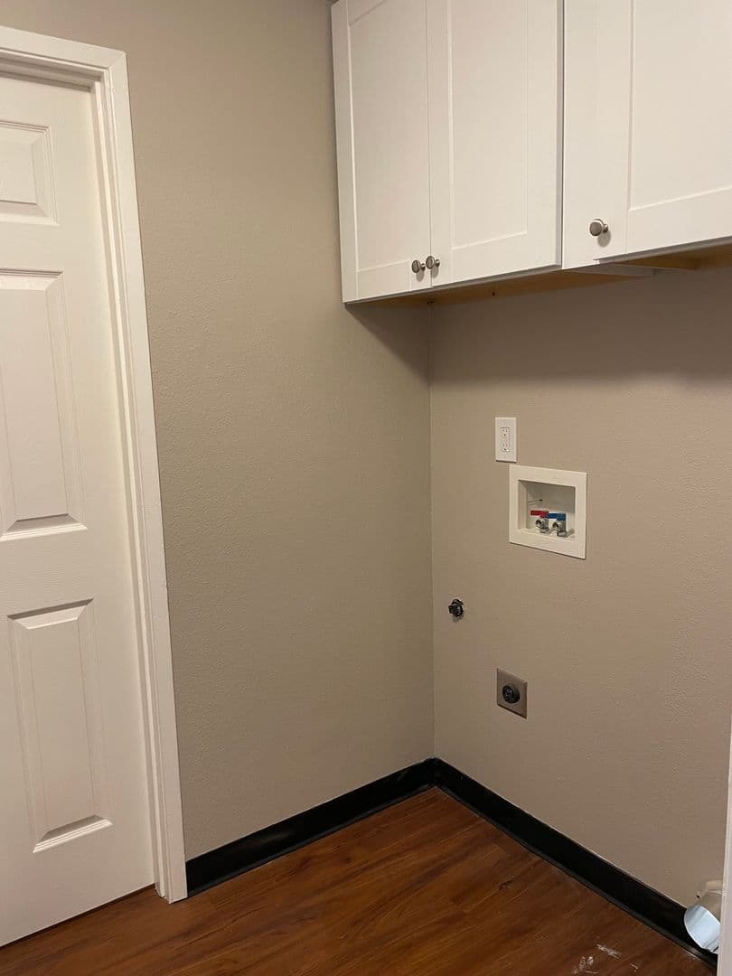 Albany Apartment: 5001 Pacific Blvd SW, Office