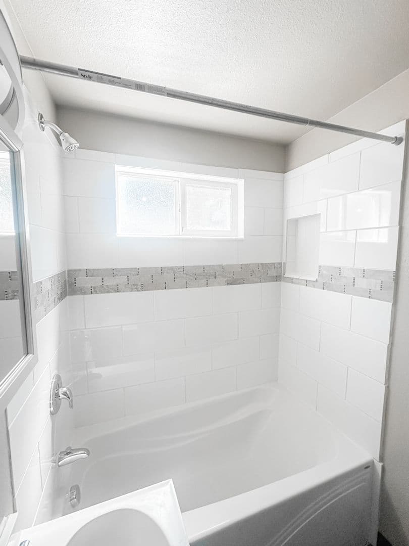 Salem Apartment: 2436-2474 Lee ST SE