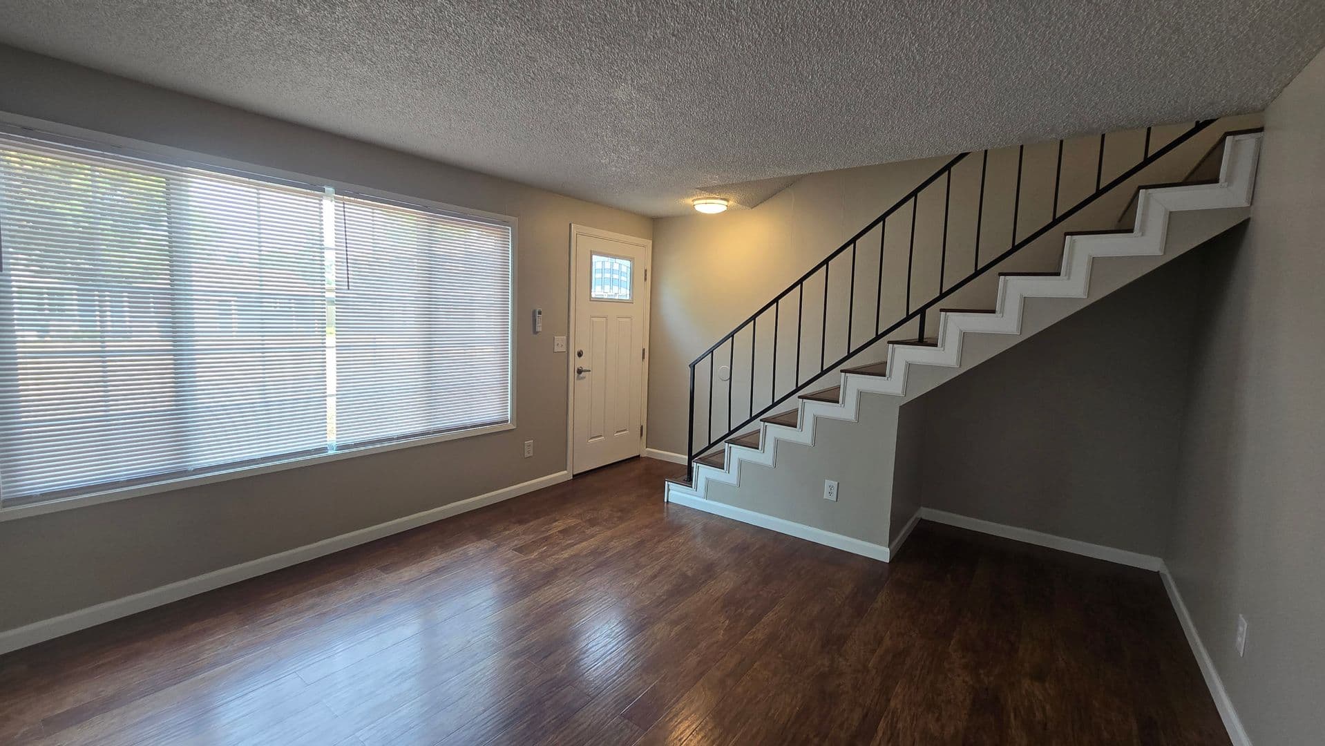 Salem Apartment: 1520-1642 Clay Street NE
