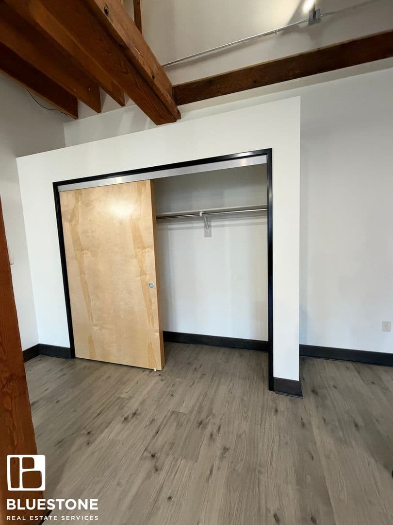 Salem Apartment: 241, 255, 249 Liberty ST NE