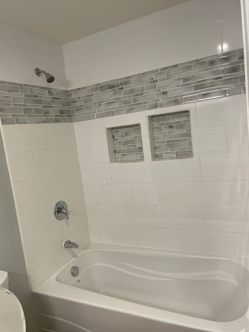 Salem Apartment: 1102-1180 Pine St NE