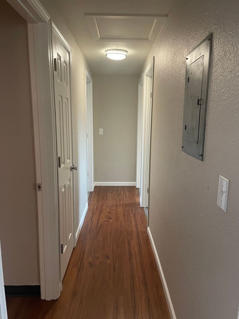 Eugene Apartment: 3659 West 18Th Ave, #6, Office