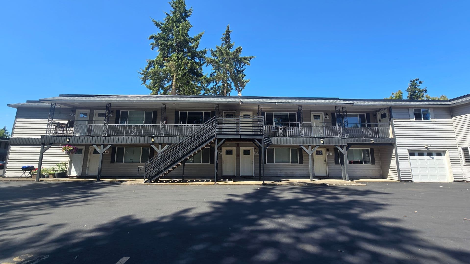 Salem Apartment: 817-899 25th ST SE