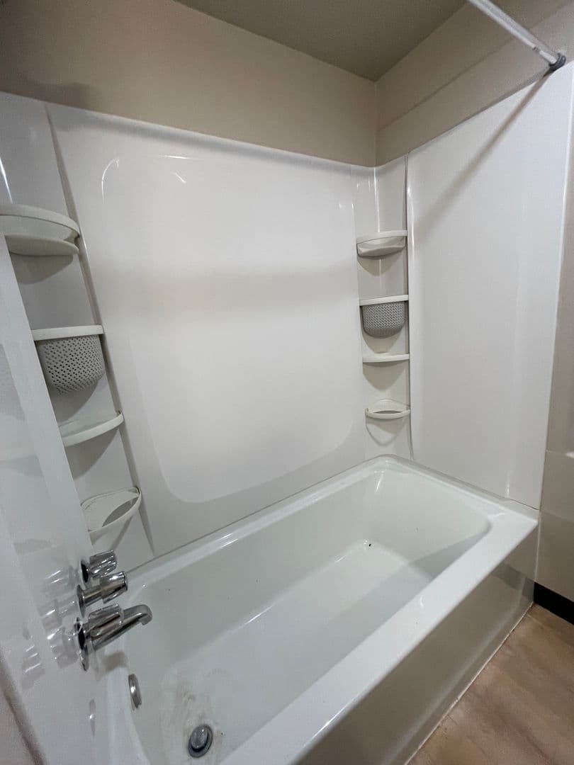 Eugene Apartment: 3659 West 18Th Ave, #6, Office