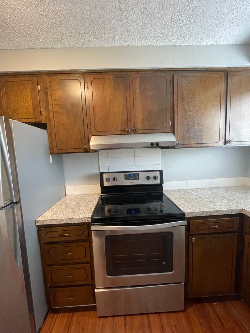 Albany Apartment: 1830 SE Thurston St