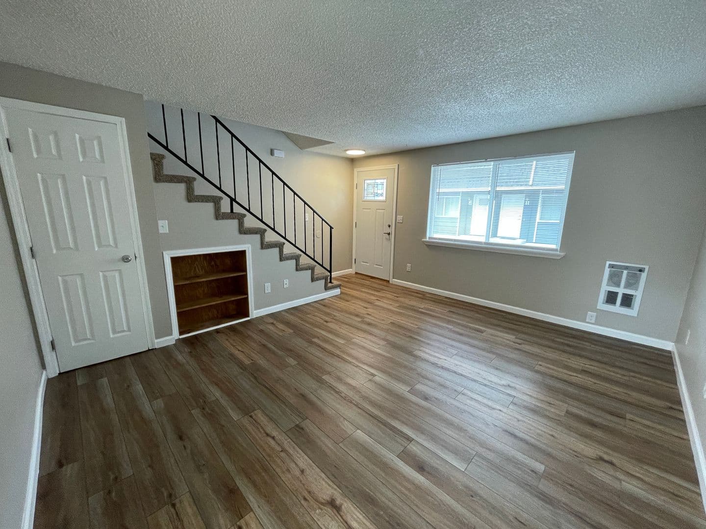 Salem Apartment: 4142-4166 State Street