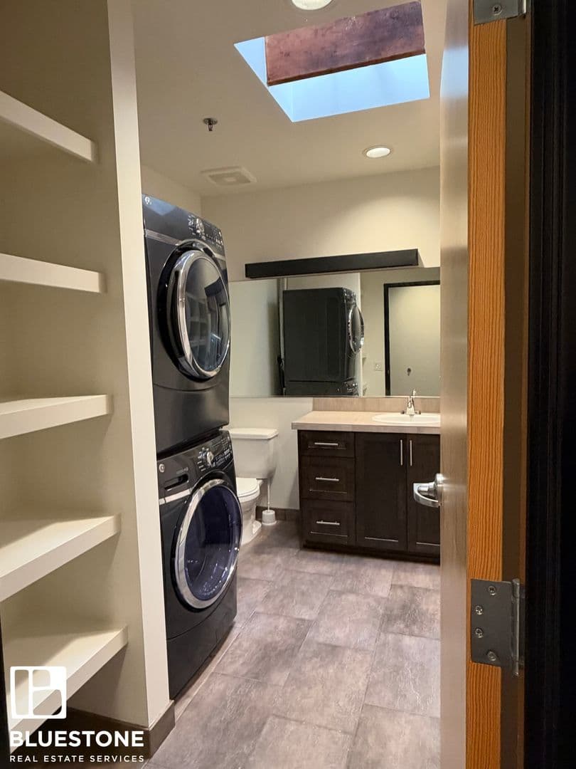 Salem Apartment: 241, 255, 249 Liberty ST NE