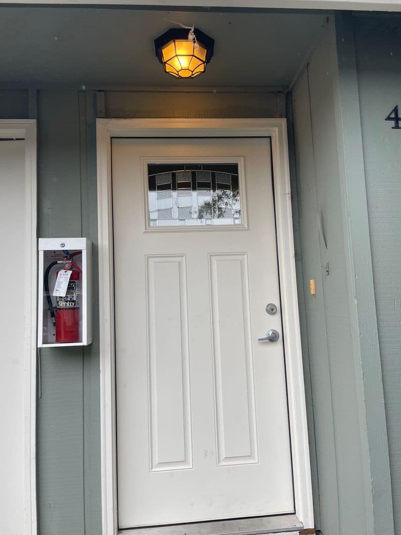 Eugene Apartment: 3659 West 18Th Ave, #6, Office